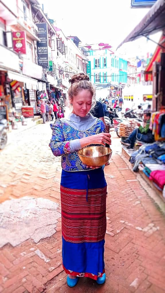 Ксения Зотикова Непал традиционный костюм